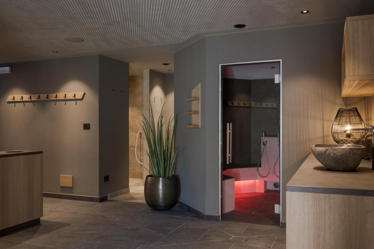 Hotel Theresia San Leonardo in Passiria Exterior photo